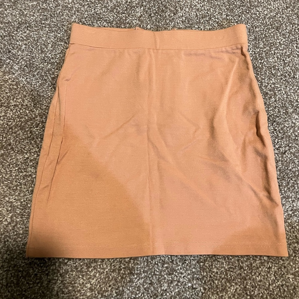 Mini Skirt - Picture 3 of 4